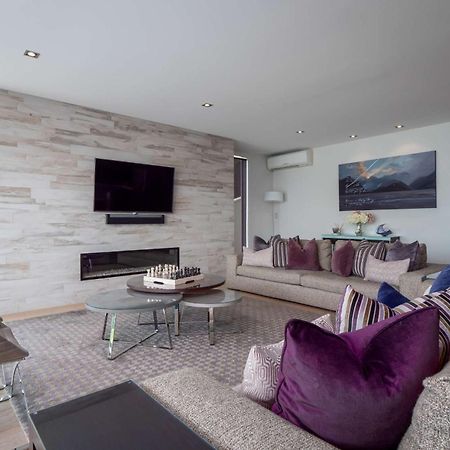 Papillon, A Relax It'S Done Luxury Holiday Home ควีนส์ทาวน์ ภายนอก รูปภาพ