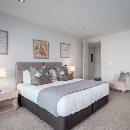 Papillon, A Relax It'S Done Luxury Holiday Home ควีนส์ทาวน์ ภายนอก รูปภาพ