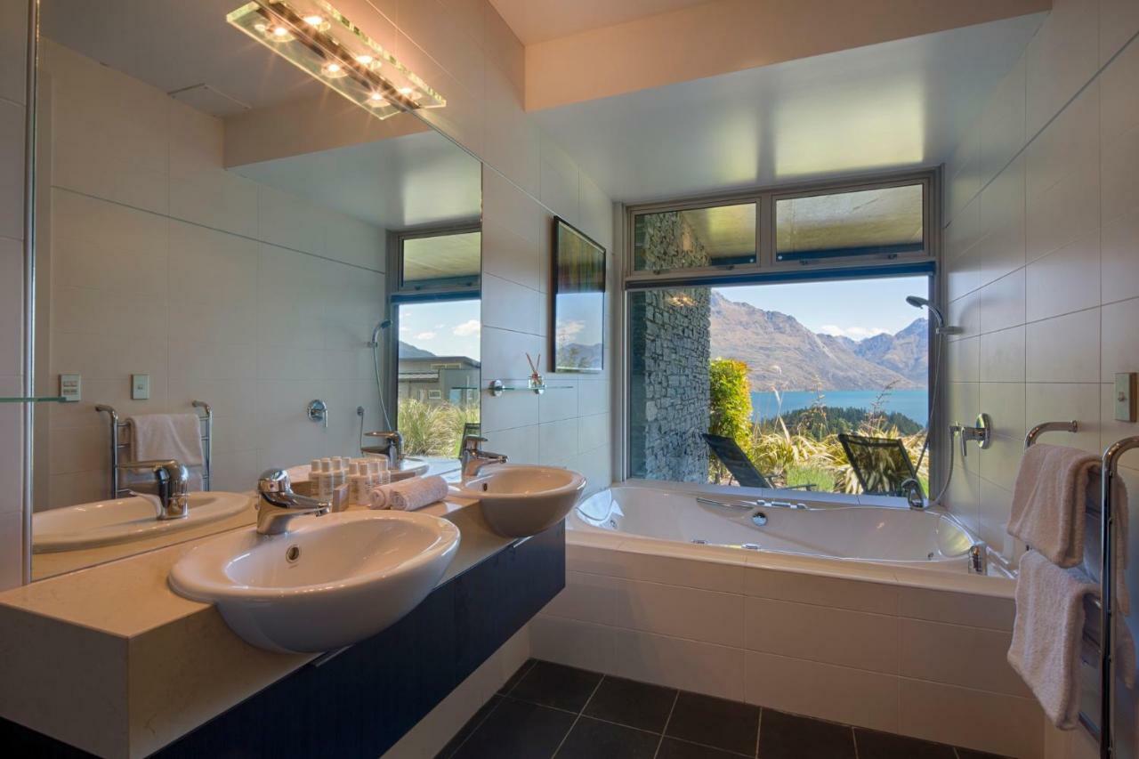 Papillon, A Relax It'S Done Luxury Holiday Home ควีนส์ทาวน์ ภายนอก รูปภาพ