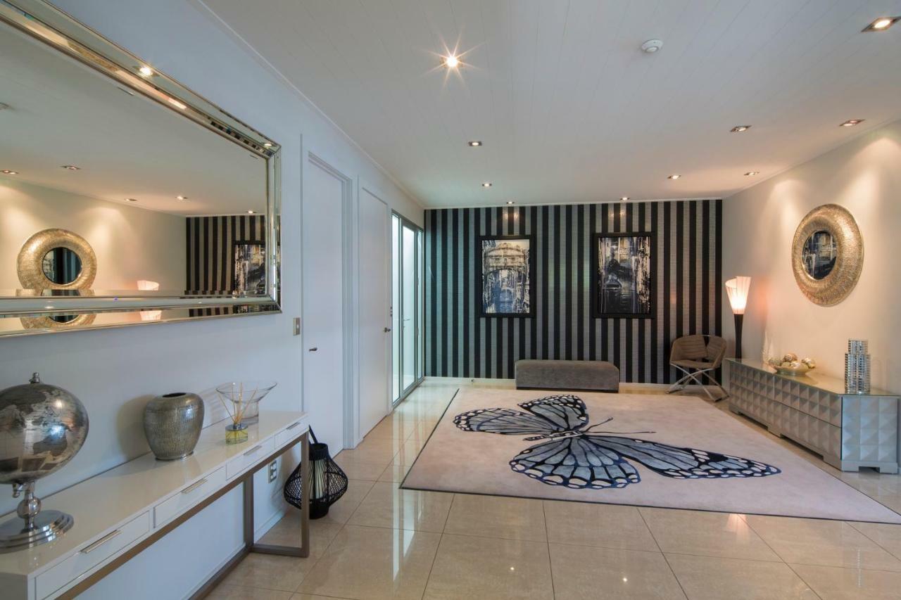 Papillon, A Relax It'S Done Luxury Holiday Home ควีนส์ทาวน์ ภายนอก รูปภาพ