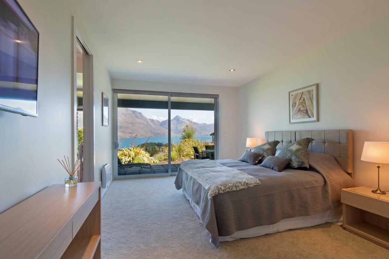 Papillon, A Relax It'S Done Luxury Holiday Home ควีนส์ทาวน์ ภายนอก รูปภาพ