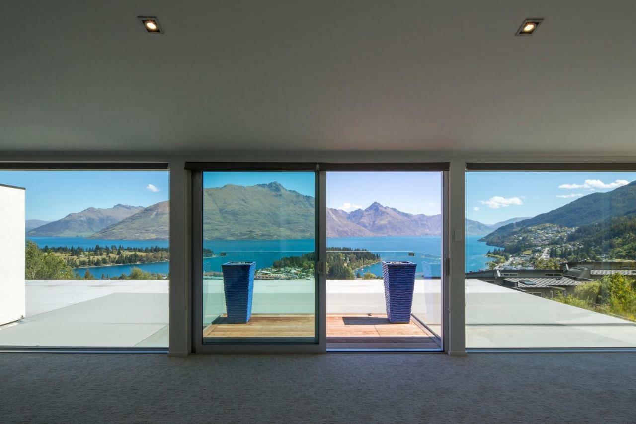 Papillon, A Relax It'S Done Luxury Holiday Home ควีนส์ทาวน์ ภายนอก รูปภาพ